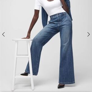 White House Black Market Extra High Rise Curvy Wide Leg Soft Denim Jeans 14S
